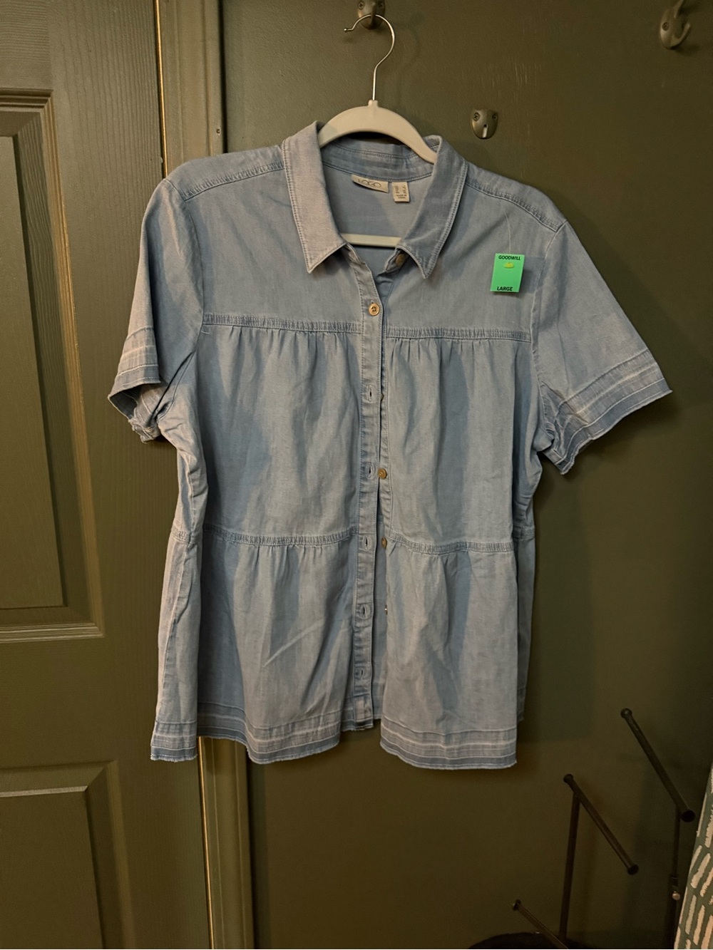 LOGO by Lori Goldstein Light Blue Denim Button-Front Short Sleeve Top